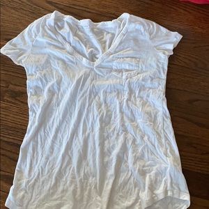 White Gap t-shirt